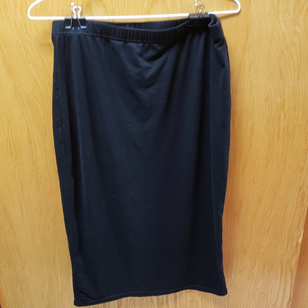 🌵Black stretchy pencil skirt